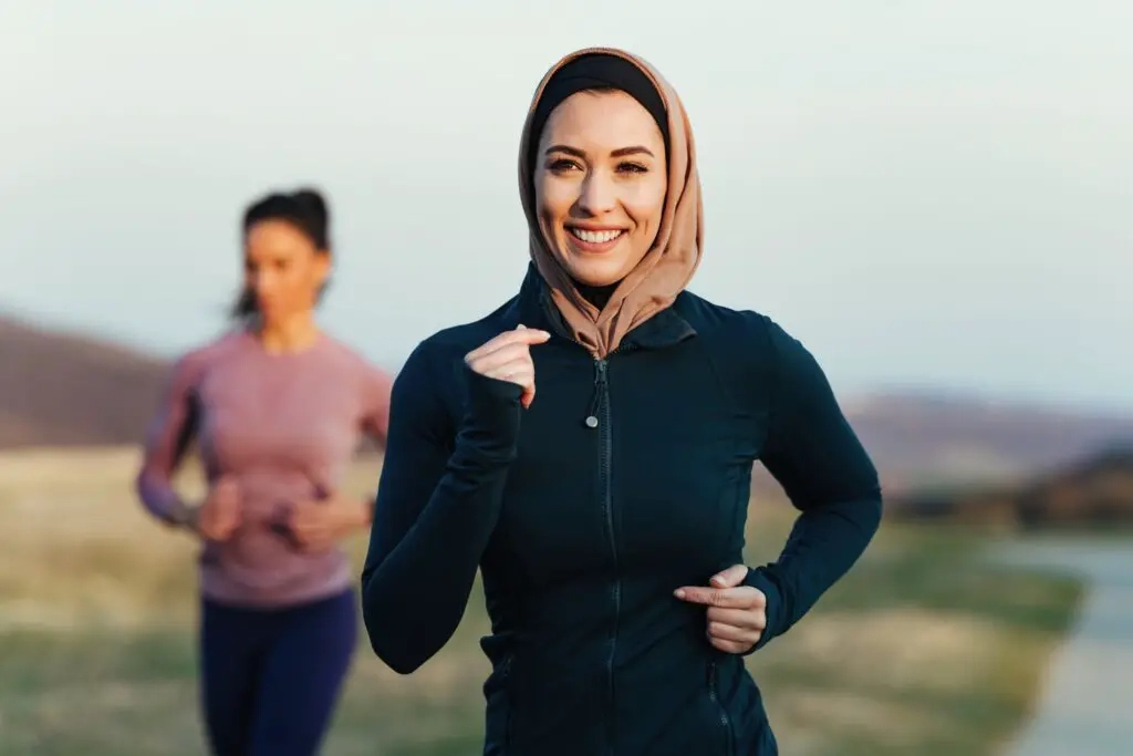 المشي قبل الإفطار.. نشاط بسيط بفوائد مذهلة لصحة القلب والجسم. للتفاصيل