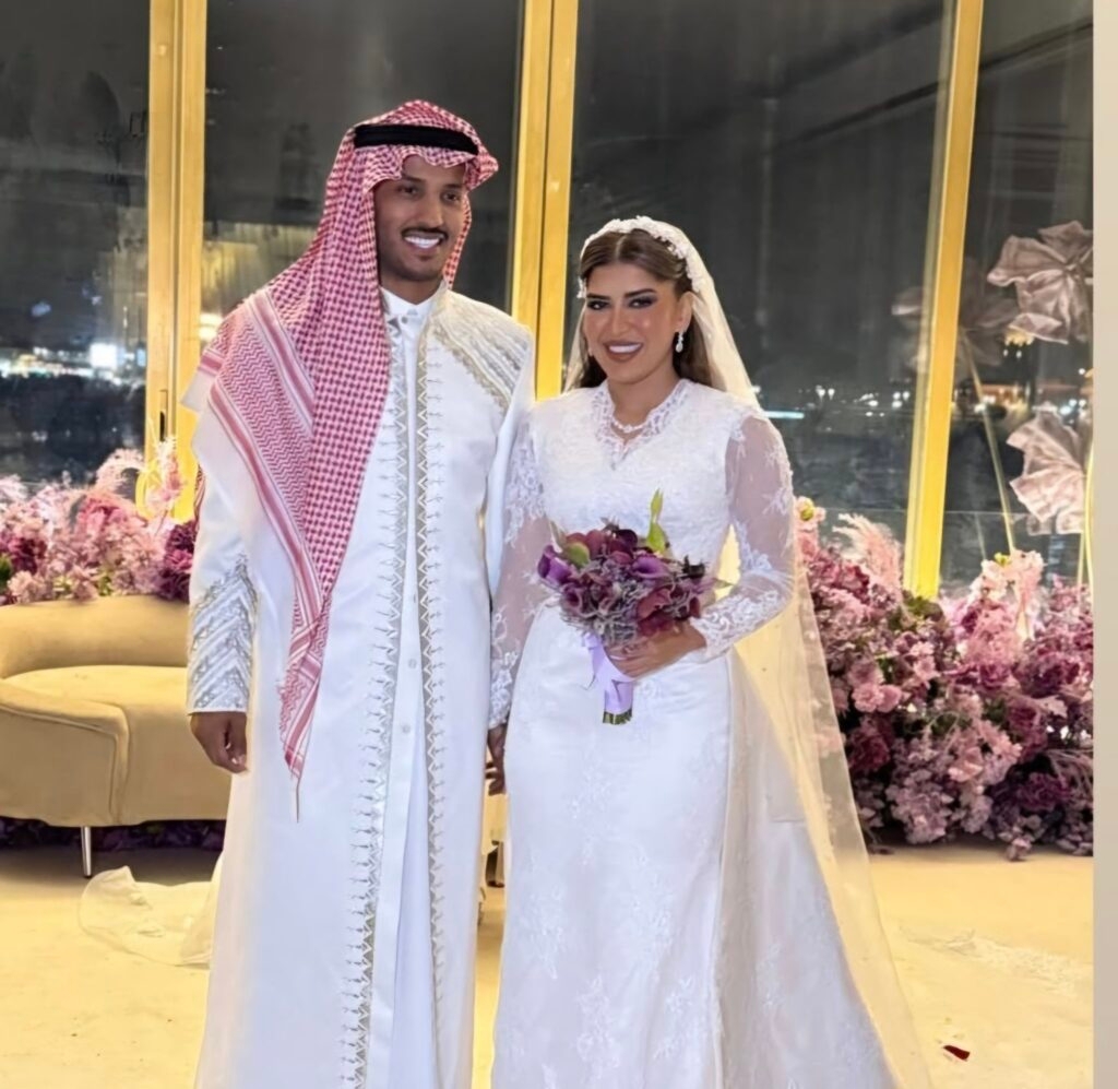 ماذا نعرف عن هديل خان زوجة نايف هزازي؟ (فيديو)