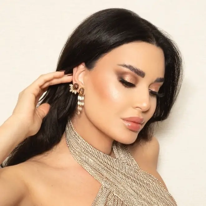 بالمستحضرات .. خطوات تطبيق المكياج البرونزي على طريقة النجمات #مكياج #تجميل
