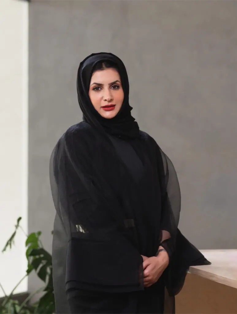 دار فان كليف أند آربلز ومركز تشكيل في دبي يحتفيان هذا العام بعقد على تأسيس جائزة المصمّم الناشئ بدبي