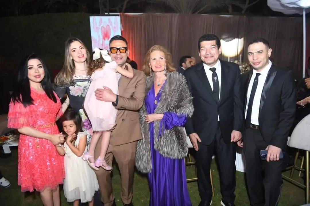 تفاصيل أول ظهور ل #محمد_إمام مع ابنتيه وزوجته في أحدث مناسبة عائلية بحضور النجوم. شاهدي الصور