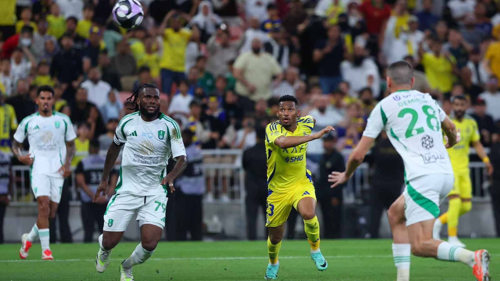 بينهم نجوم الهلال والنصر.. 11 لاعبا سعوديا تنتظرهم أوروبا