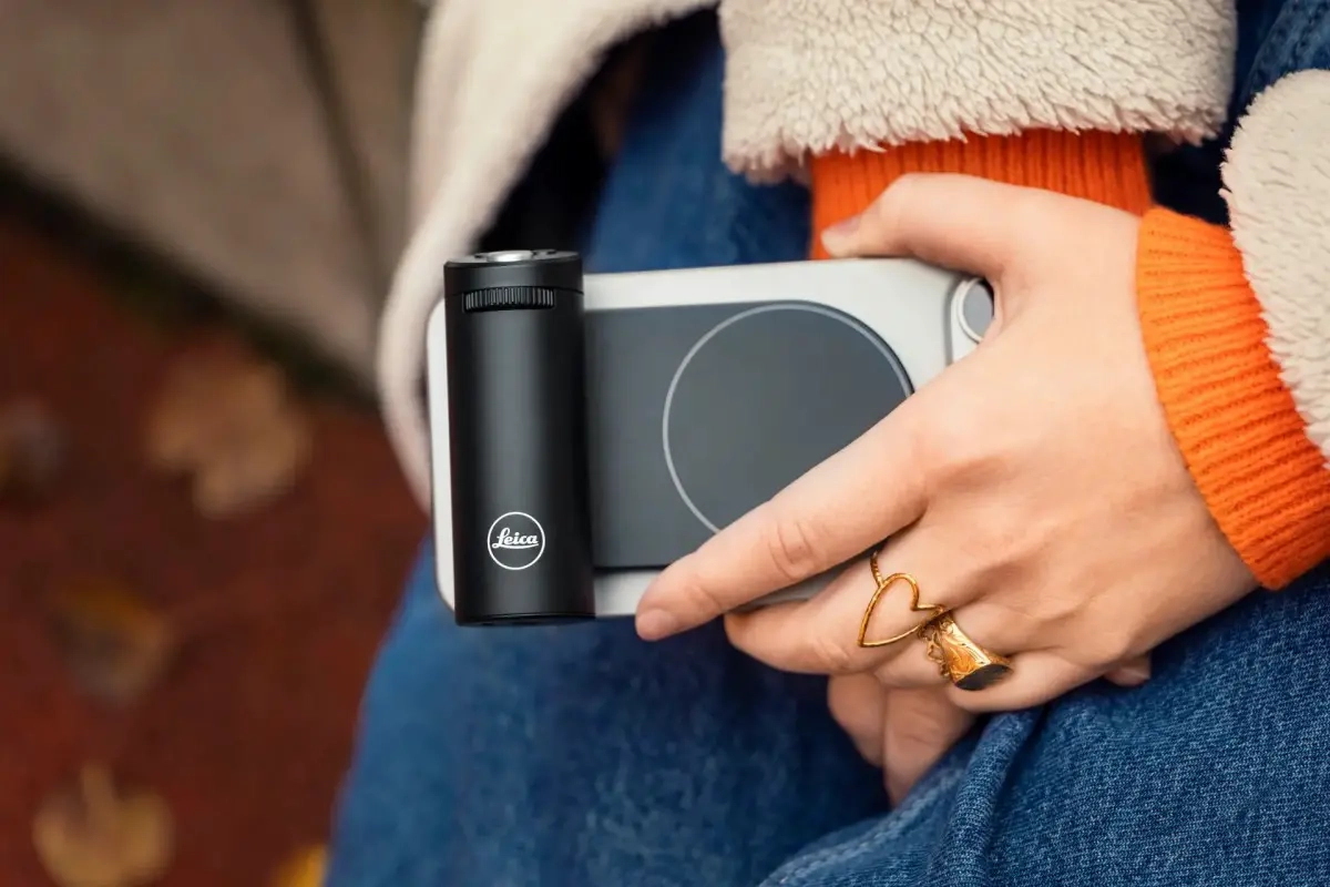 Leica تكشف عن قبضة كاميرا فاخرة لهاتف آيفون بسعر مرتفع