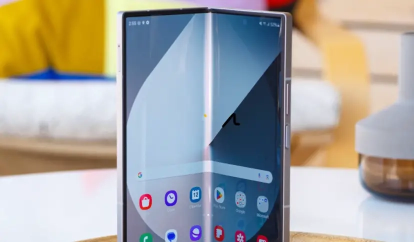 Galaxy Z Fold7 و Flip7 سيأتيان بواجهة One UI 8 مباشرة من العلبة