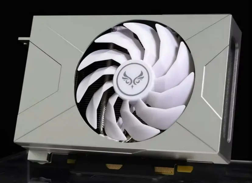 تصميم معدني فاخر لبطاقة GeForce RTX 4070 في إصدار Zephyr Sakura Snow X