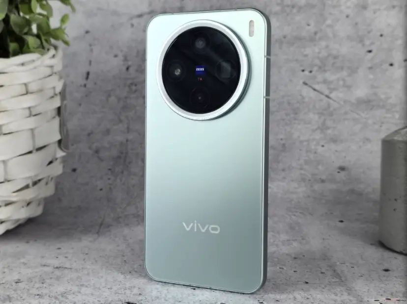 مواصفات Vivo X200 FE تكشف أنه ليس نسخة معدلة من Vivo X200 Pro Mini