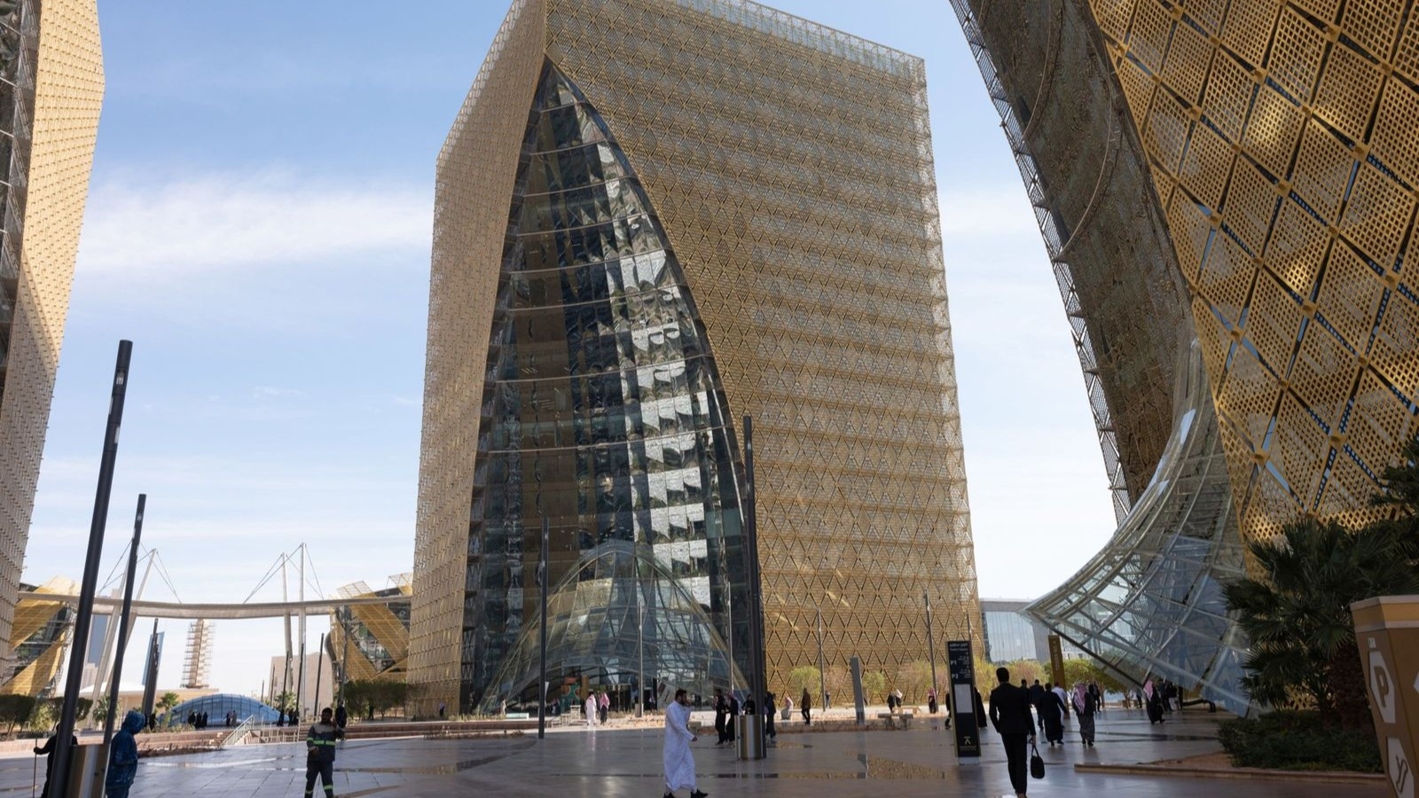 النفط والتوترات الجيوسياسية يضغطان على البورصة السعودية.. هل يستمر التأثير؟