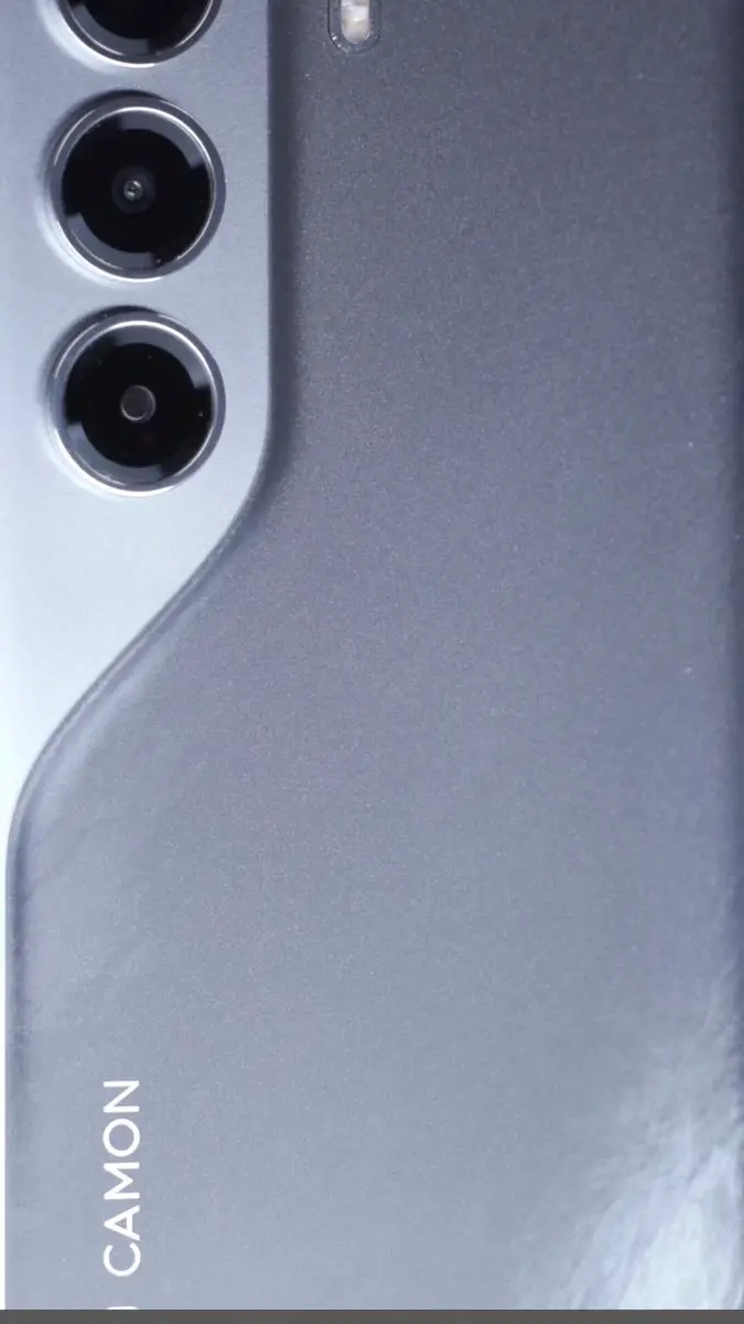 اعرفكم على Tecno Camon 40 Pro. يركز على تقديم كثير مميزات AI. ويعتبر مقاوم للصدمات