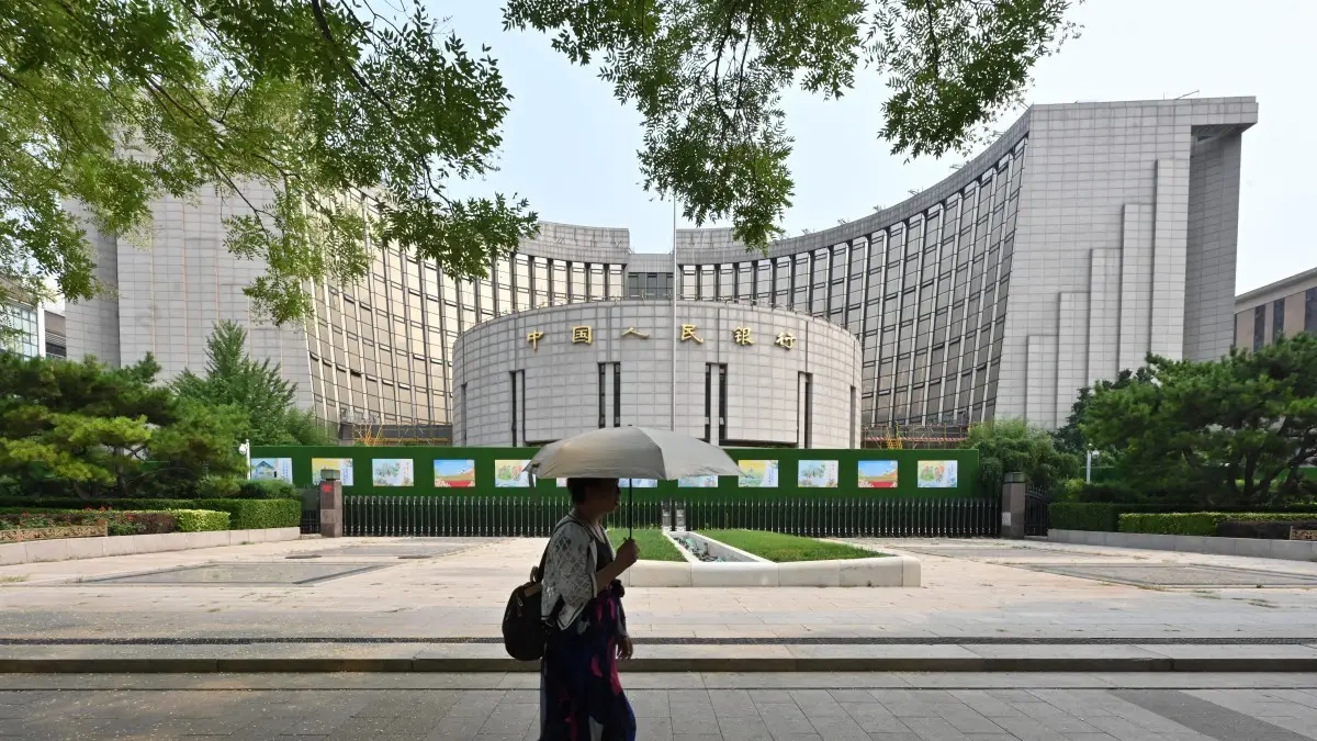 كيف تعمل الصين بهدوء للخروج من عباءة الأصول الدولارية وتنويع استثماراتها؟