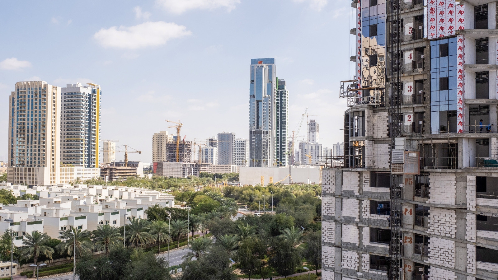 انتعاش عقارات دبي يدفع شركات التسويق إلى ساحة الطروحات الأولية