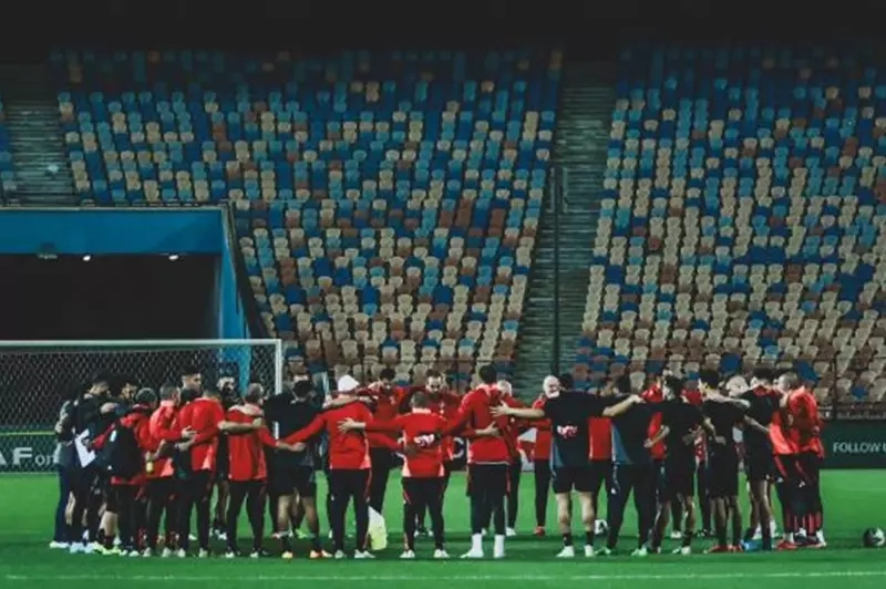 عودة طاهر وغياب معلول.. يلا كورة يكشف قائمة الأهلي المسافرة إلى موريتانيا لمواجهة الهلال