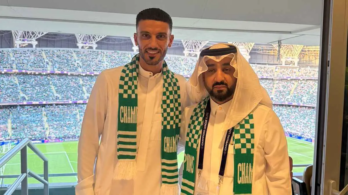 رد فعل عمر السومة بعد تتويج الأهلي السعودي (فيديو)