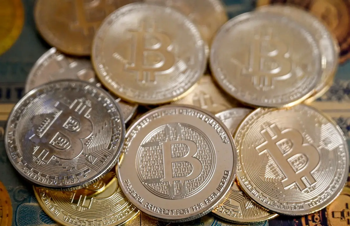 قبيل إعلان التعرفات الجمركية.. بتكوين تتجاوز حاجز 87 ألف دولار
