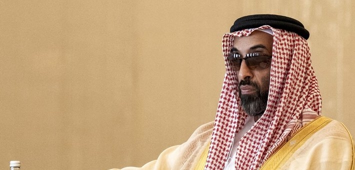 'يتحكم بأموال تفوق أي شخص على الكوكب'.. تقرير يكشف دور الشيخ طحنون في سباق الذكاء الاصطناعي