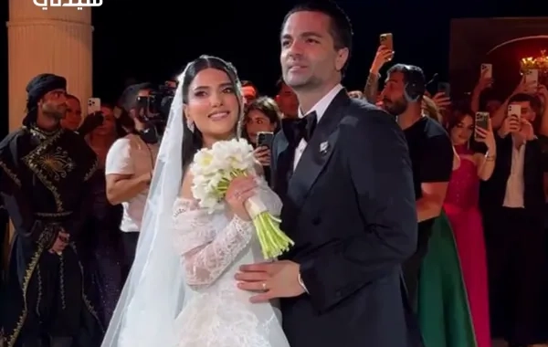 من إطلالة #نارين_بيوتي الساحرة إلى أناقة الحضور.. تفاصيل حفل زفاف يخطف الأنفاس.