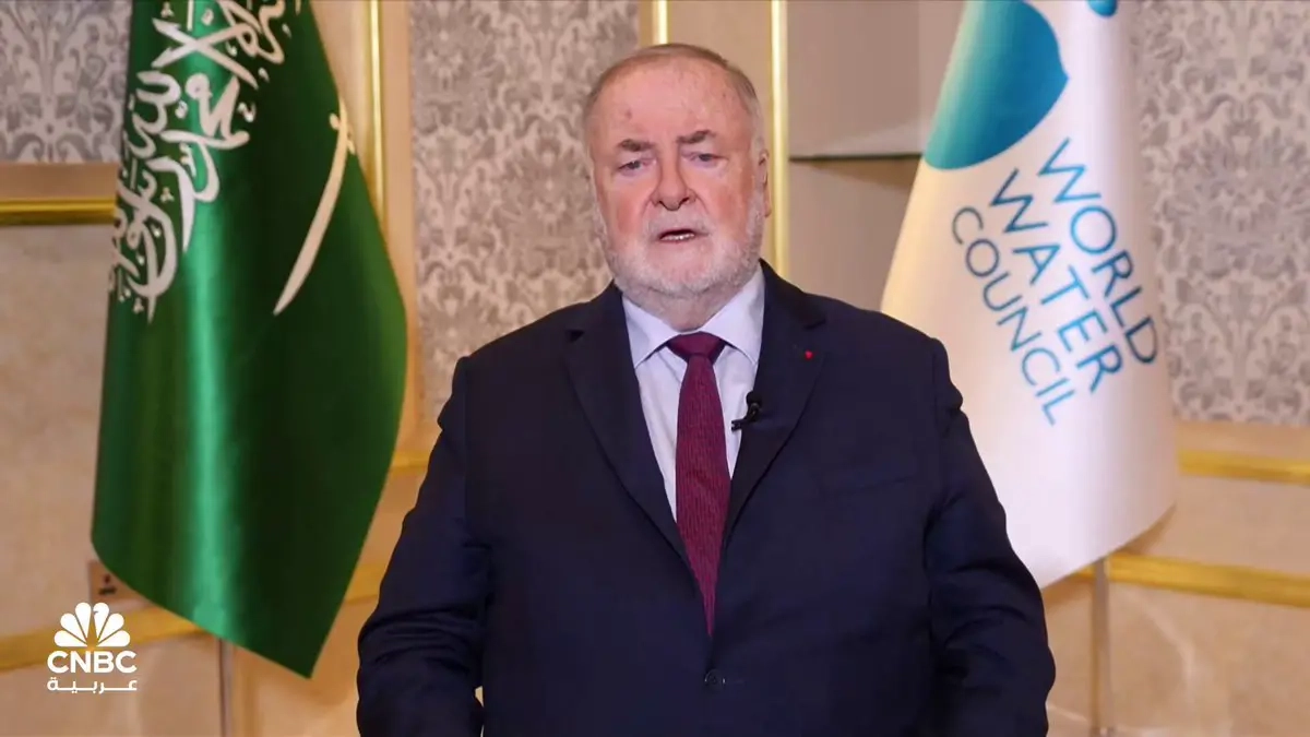 رئيس مجلس المياه العالمي ل CNBC عربية: السعودية رائدة في ميدان المياه لكن هذا الأمر غير معروف خارجياً وستكون عاصمة المياه العالمية خلال العامين المقبلين. حلقة جديدة من #بموضوعية مع ميساء القلا وضيفها لويك فوشون، رئيس مجلس المياه العالمي. اليوم 10 مساءً بتوقيت السعودية. wwatercouncil. MEWA_KSA. maysaqalla
