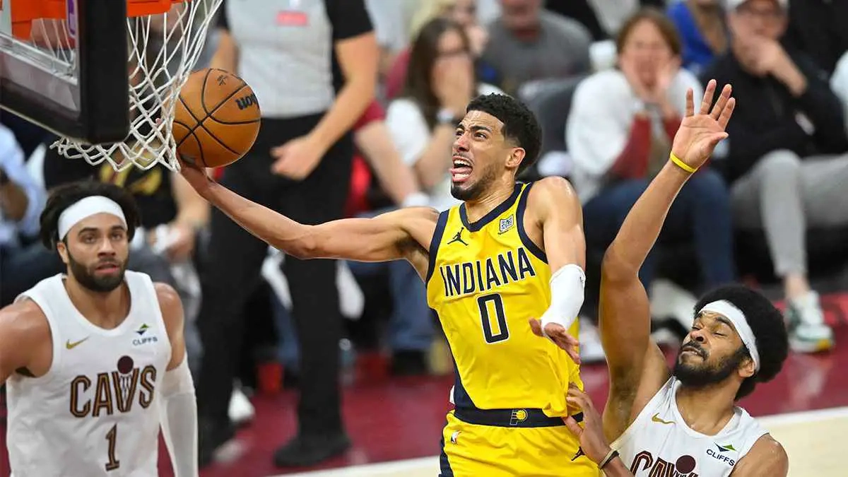 NBA.. رمية ثلاثية حاسمة تقود بيسرز لانتفاضة رائعة أمام كافاليرز
