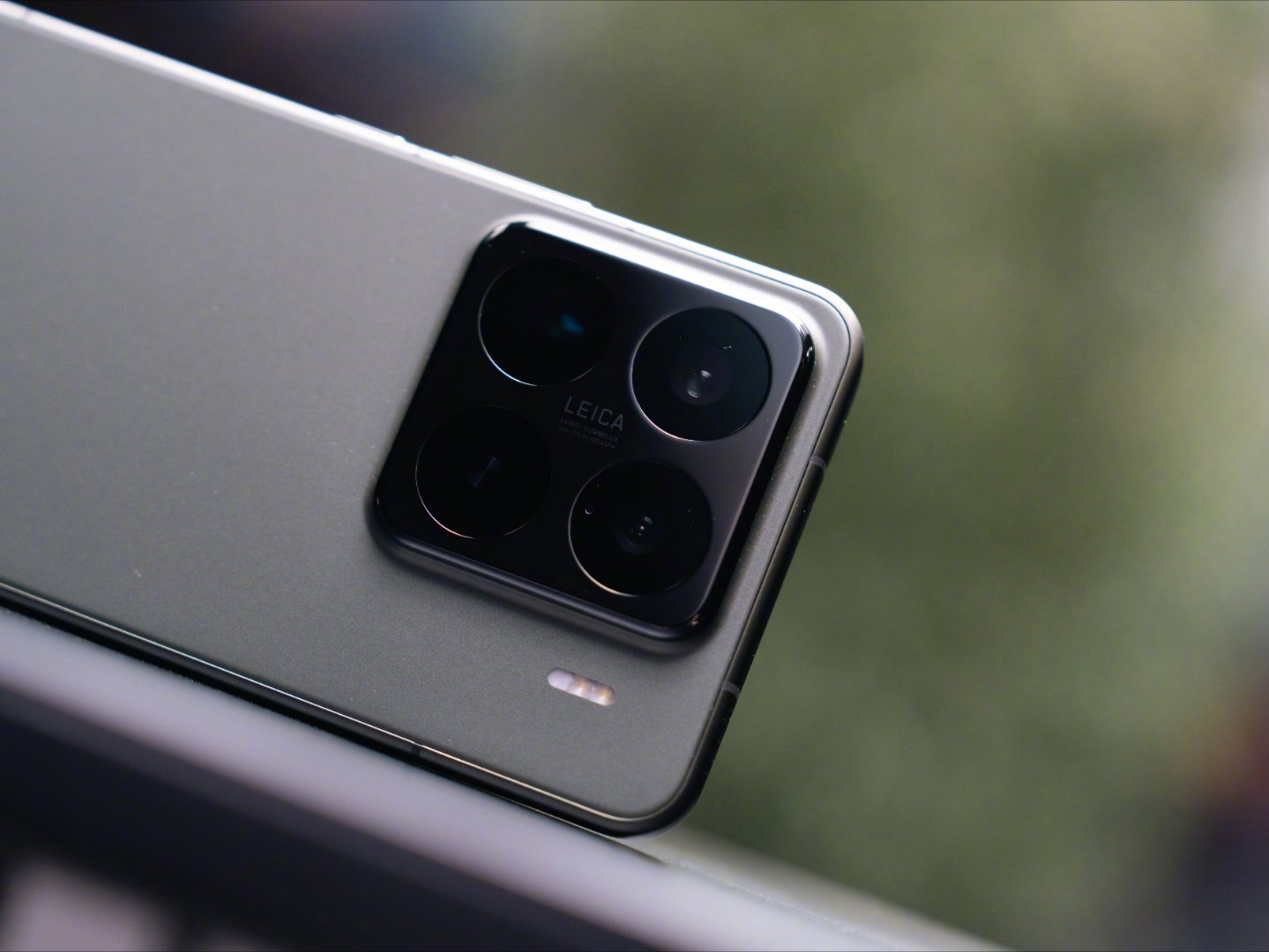 شاومي تتجه لإطلاق Xiaomi 15S Pro في أبريل مع معالج XRING وكاميرا Leica