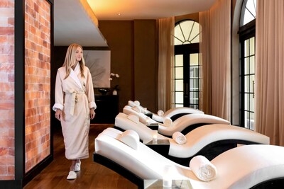 ACQUALINA SPA INTRODUCES THE REVIVING MASSAGE FOR HANDS & FEET