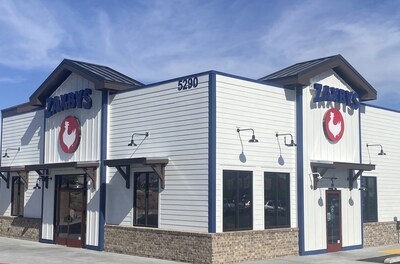 Zaxbys Heats Up the West with First-Ever Location in Phoenix, Arizona