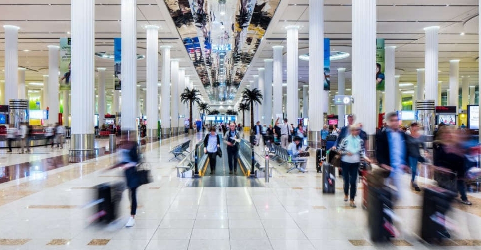 Dubai Police return AED 102,000 to Kuwaiti tourists who lost cash at airport