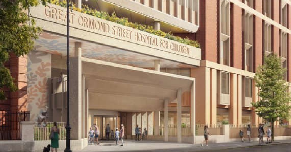 UAE delegation visits patients at London hospital