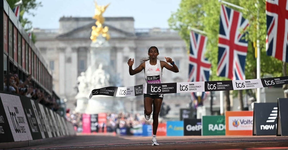 Assefa dominates to claim victory at London marathon