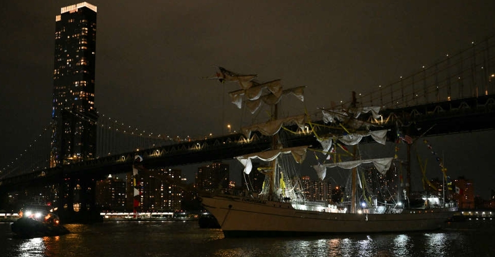 2 dead after Mexican Navy tall ship crashes into Brooklyn Bridge