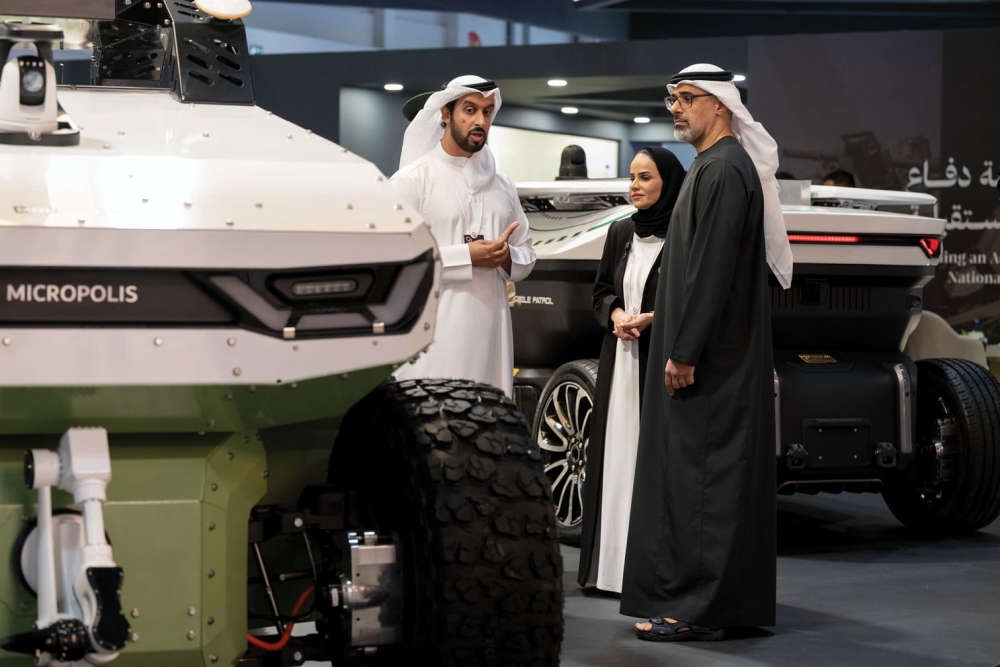 خالد بن محمد بن زايد يشهد جانباً من فعاليات منتدى "اصنع في الإمارات"