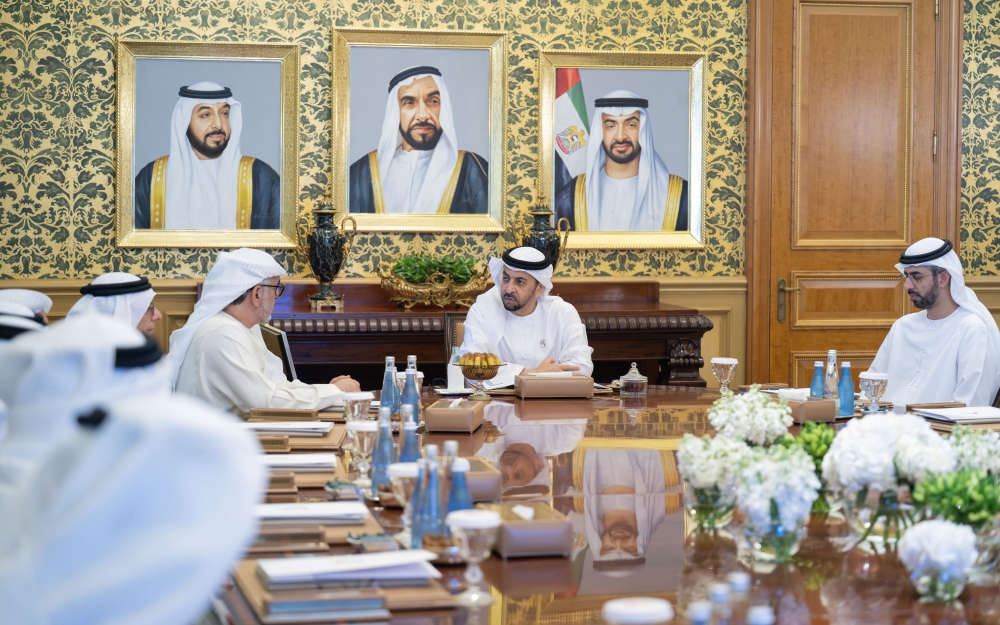 حمدان بن زايد: مبادرات هيئة الهلال الأحمر تعزز أهداف "عام المجتمع" في التراحم والتكافل والتلاحم المجتمعي
