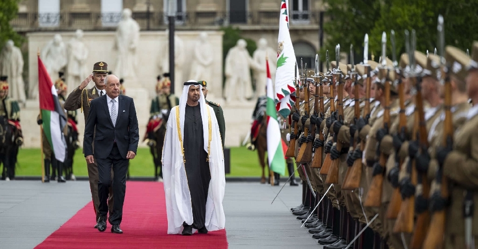 Hungarian President hosts ceremonial welcome for UAE President