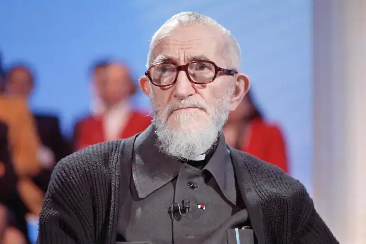 L'abbé Pierre visé par 12 nouvelles accusations de violences sexuelles