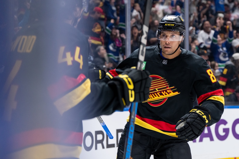 Les Maple Leafs acquièrent Dakota Joshua des Canucks
