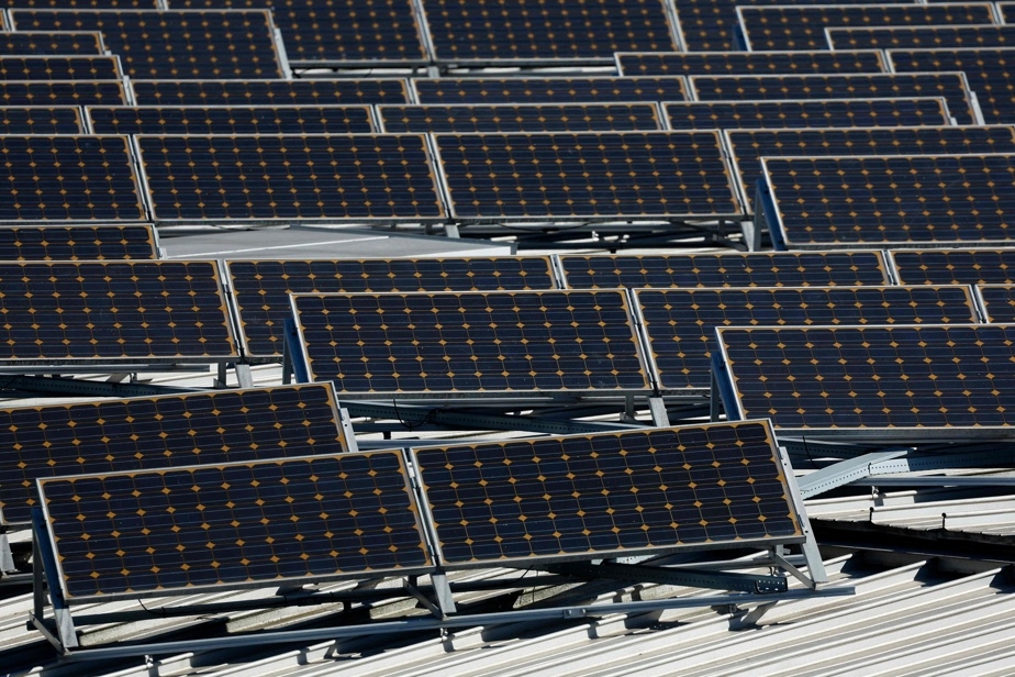 Des droits de douane sur les drones et panneaux solaires envisagés