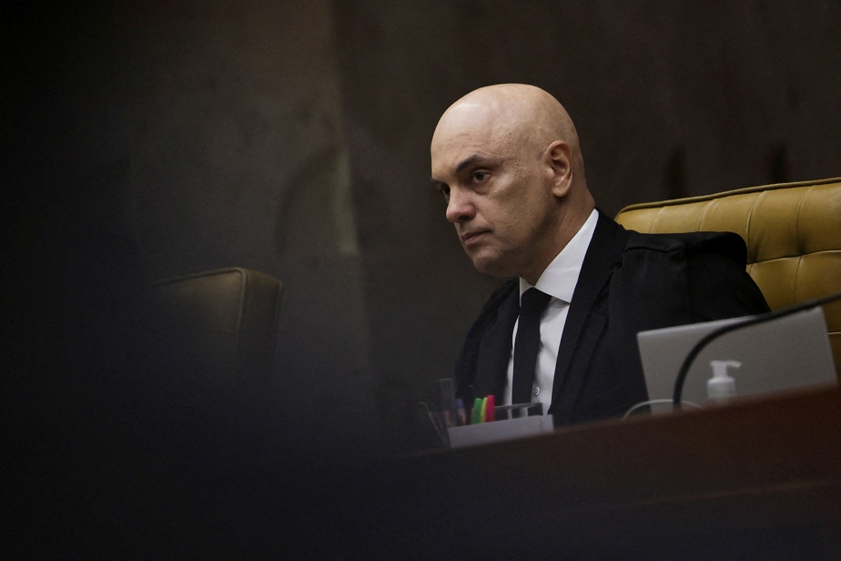 Le juge chargé du procès de l'ex-président Bolsonaro tient tête à Washington