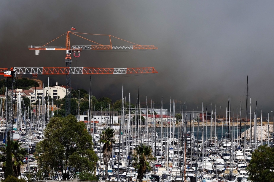 L'incendie atteint Marseille, l'aéroport fermé