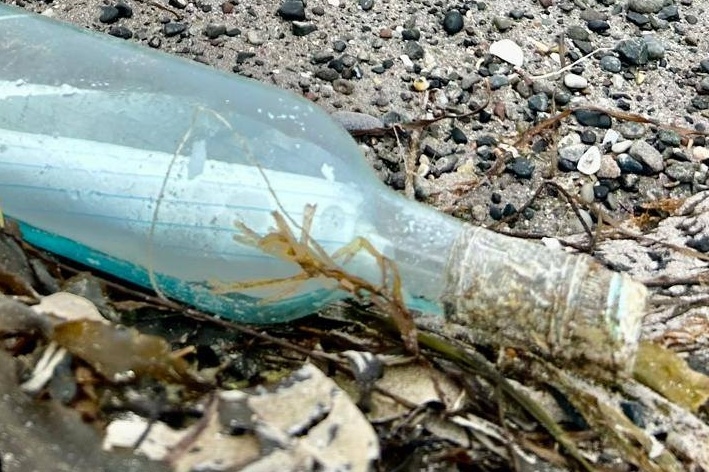 Une bouteille jetée à la mer par un couple terre-neuvien apparaît en Irlande 13 ans plus tard