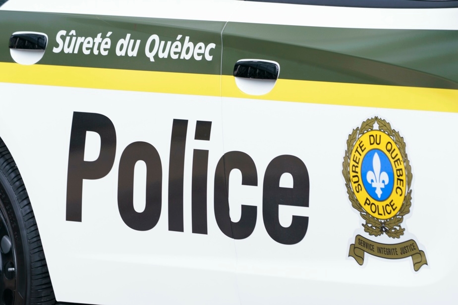 Des migrants clandestins prennent la fuite après une collision