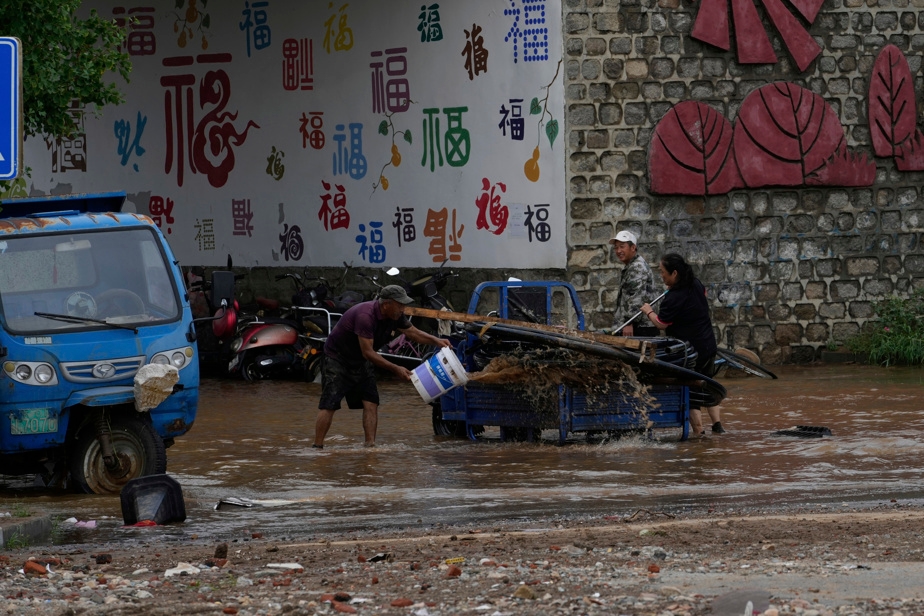 De fortes pluies à Pékin, 30 morts et plus de 80 000 évacuations