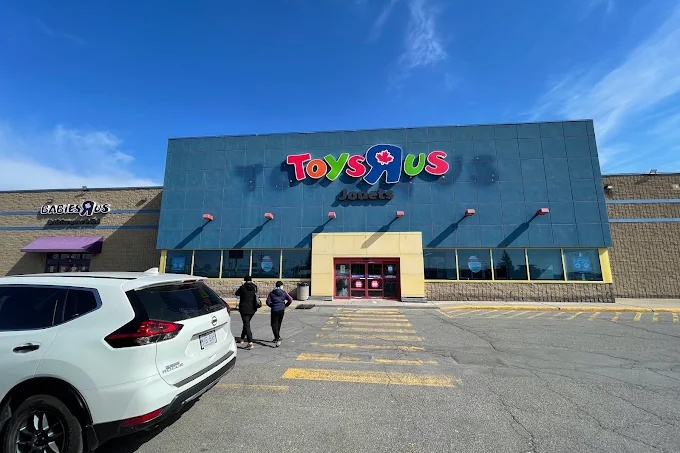 Un projet résidentiel à la place du Toys « R » Us dans Anjou