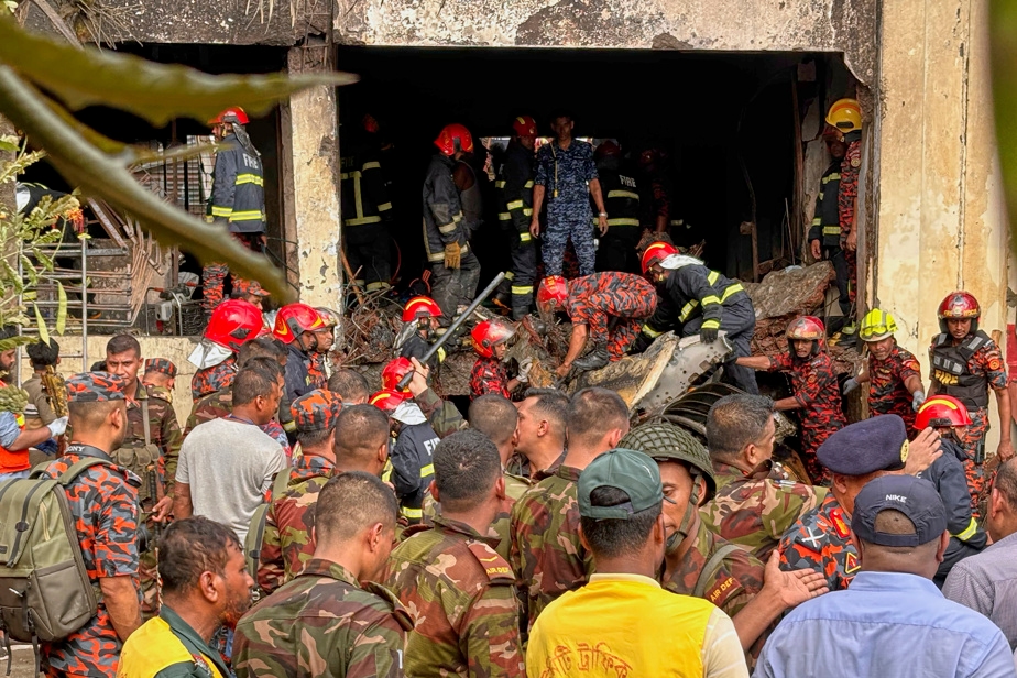 Un avion de l'armée s'écrase sur une école, faisant au moins 16 morts