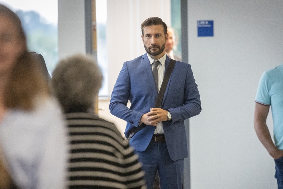 Le maire de Sainte-Mélanie doit être suspendu, dit la CMQ
