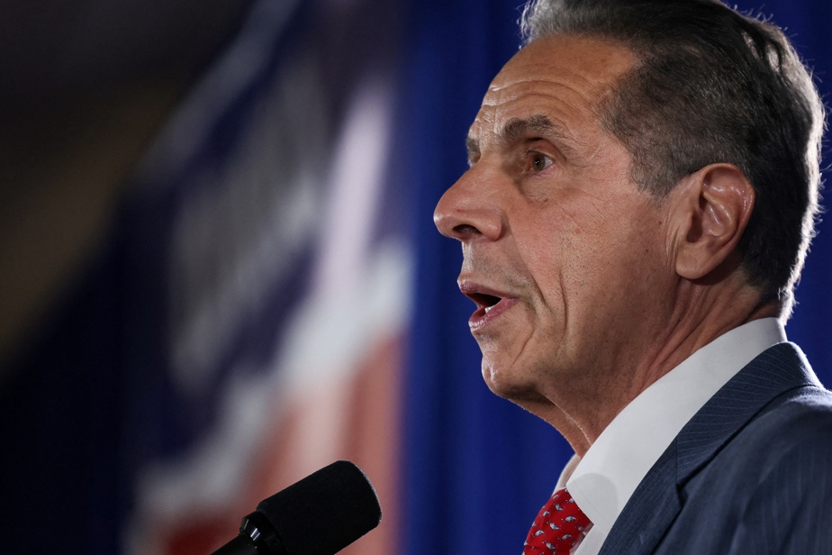 L'ancien gouverneur Andrew Cuomo reste dans la course