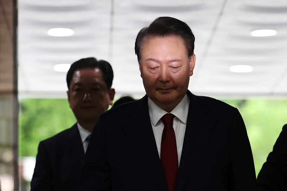 L'ex-président Yoon inculpé d'abus de pouvoir