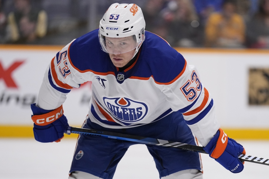 Jeff Skinner accepte un contrat d'un an avec les Sharks
