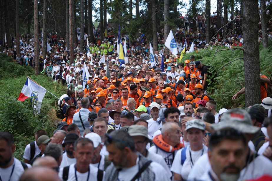 Trente ans après le massacre, des milliers de personnes marchent vers Srebrenica