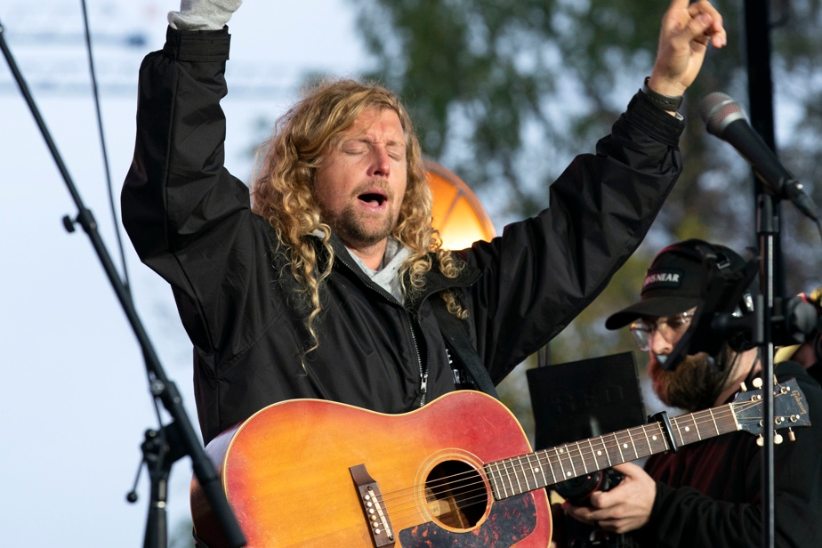 Une élue conservatrice veut que Guilbeault s'excuse auprès du chanteur MAGA