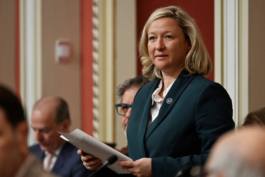 Québec tente d'apaiser les tensions croissantes liées aux blocus forestiers