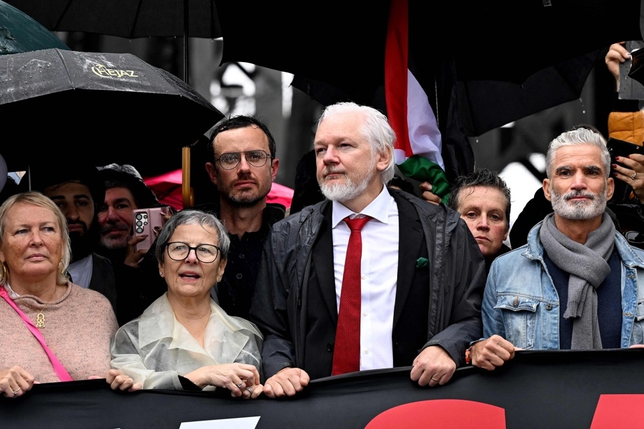 Julian Assange participe à une manifestation propalestinienne à Sydney