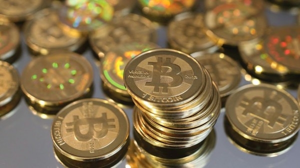 بتكوين تكسر حاجز 124 ألف دولار وتحقق رقماً تاريخياً